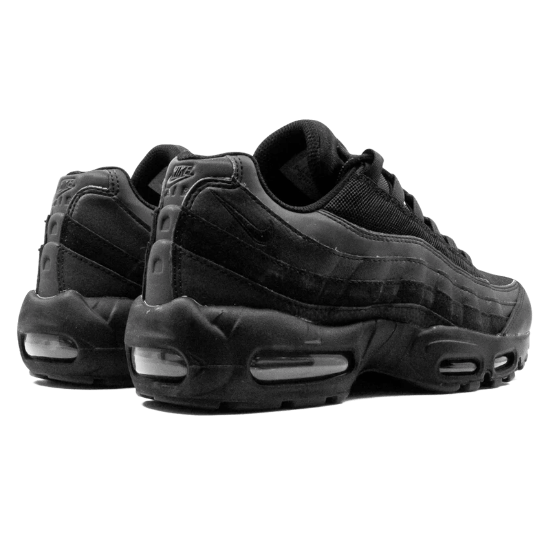 Air Max 95 Essential "Triple Black"